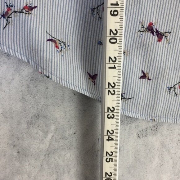 Monteau Los Angeles Top Sz Small Bird Pattern Pleated Cap Sleeve Keyhole Back - Picture 9 of 10